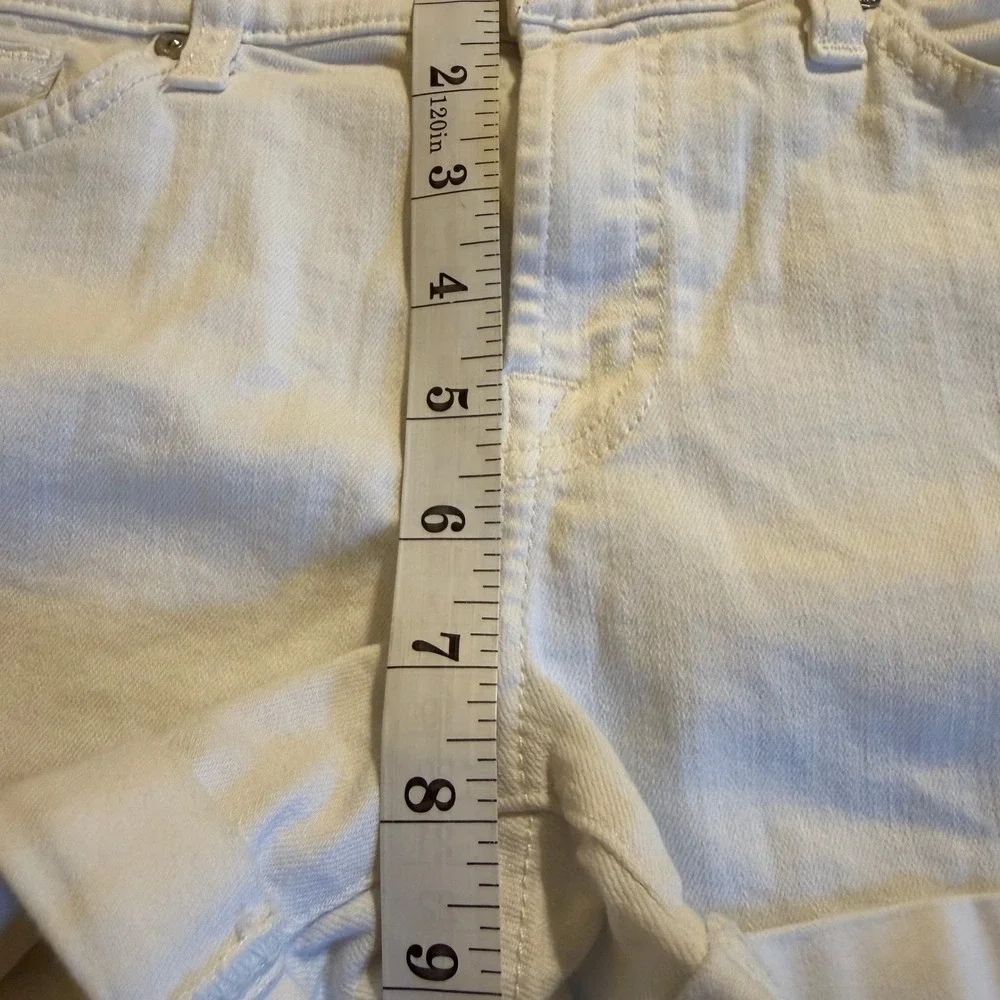 7 For All Mankind Womens White Denim Rolled Cuff Shorts Size 26 Mid Rise Stretch